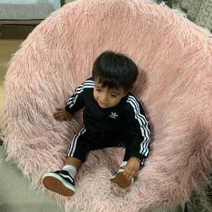 Meet your Posher, Vicky